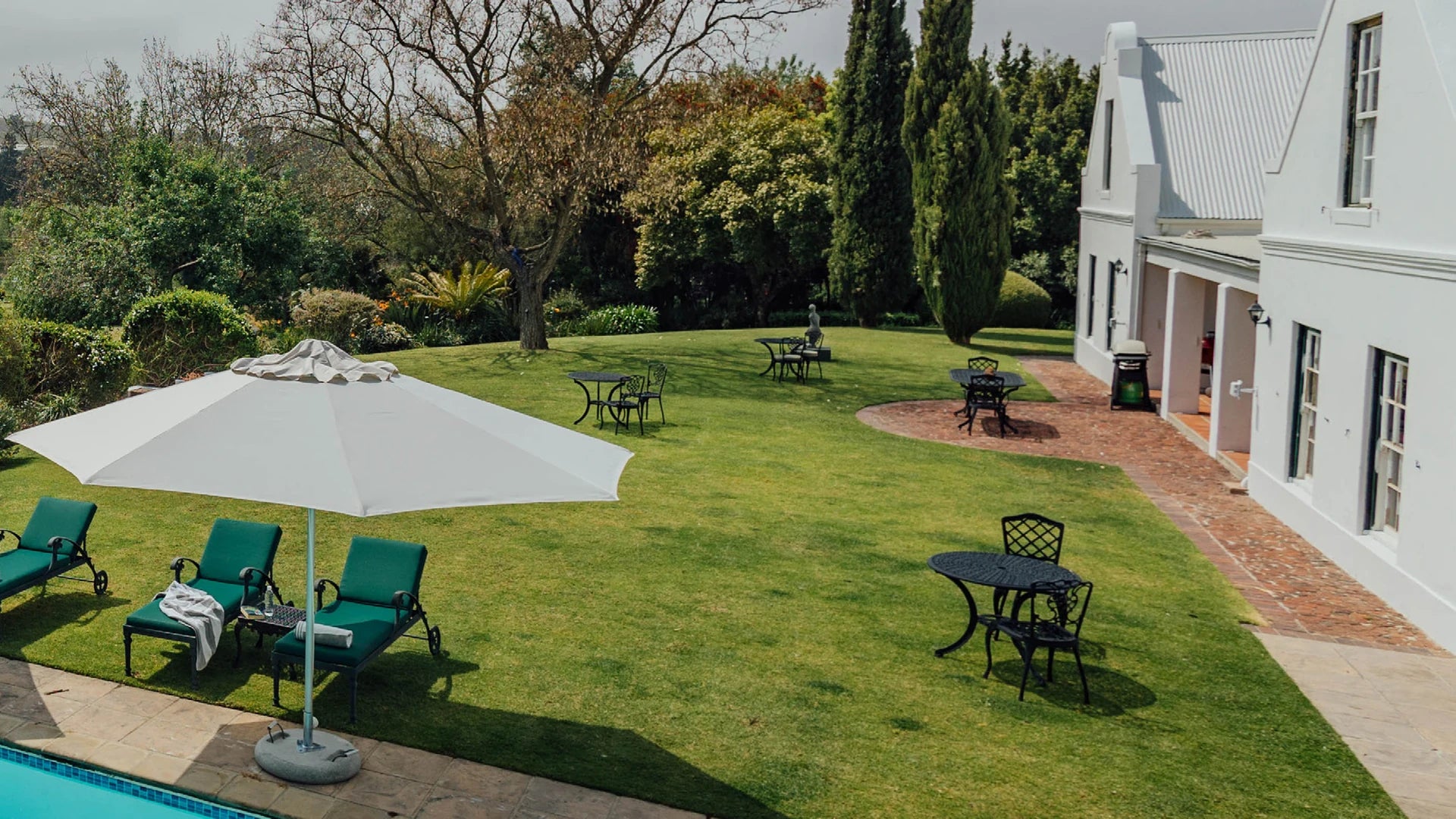 Parasolune — Distributor of aluminium & timber shade